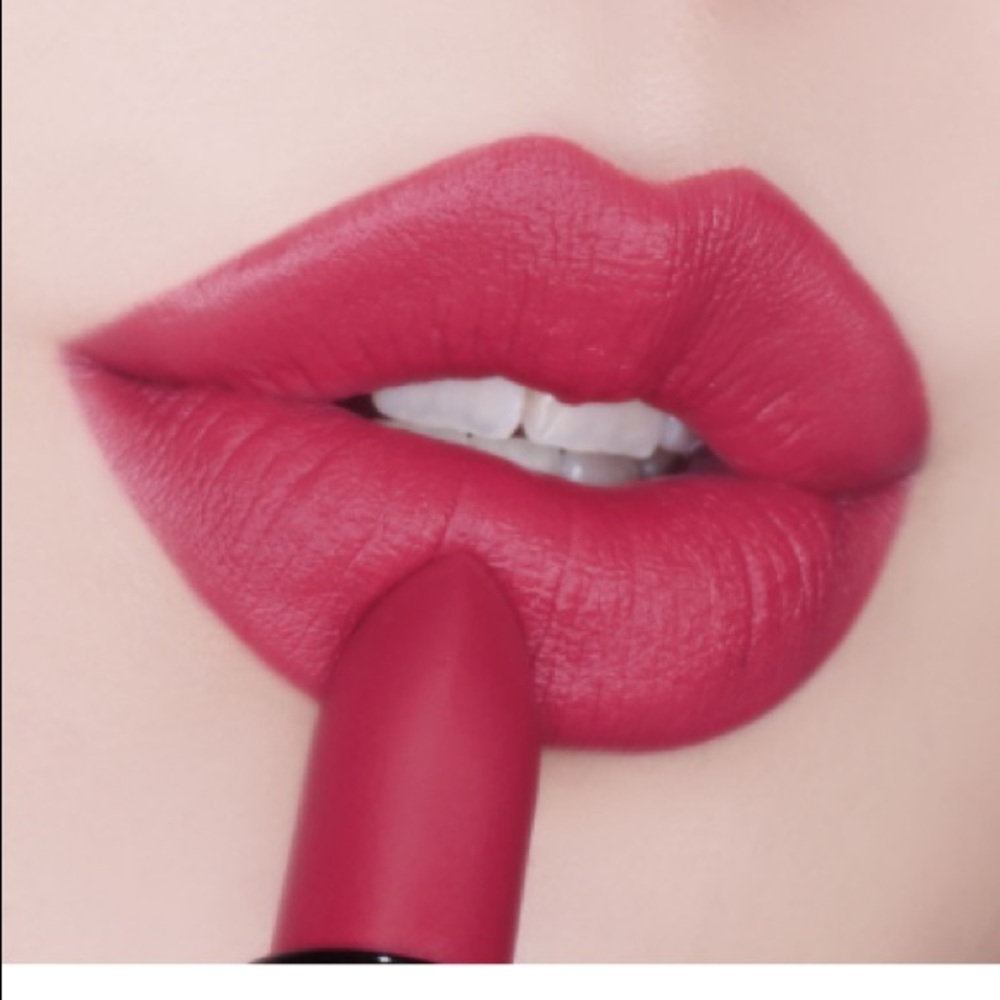 Touch in Sol Velvet Lipstick...Brand New